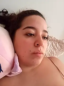 LoanaSantos online show from December 2025 06:37:02 PM