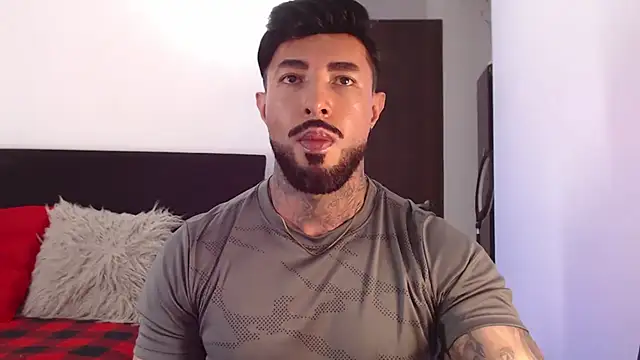 Snapshot of andrea_de_lucaa chatting on June 2026 02:35:01 AM andrea de lucaa online show from June 2026 02:35:01 AM