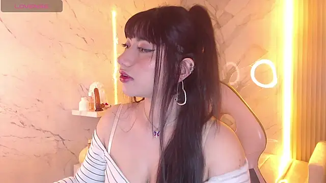 Sophia tf online show from September 2025 01:23:01 PM