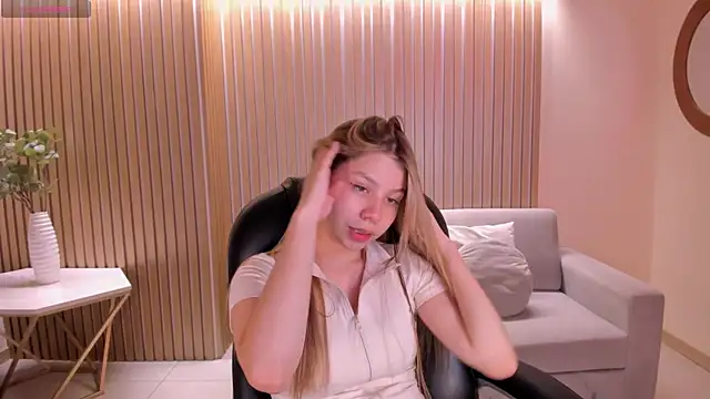 Snapshot of TiffannySins chatting on July 2026 04:26:02 AM TiffannySins online show from July 2026 04:26:02 AM