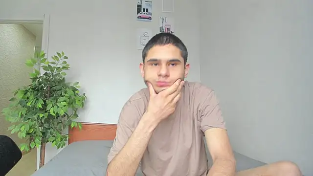 Kelly Gerzikaa online show from May 2026 11:39:02 AM