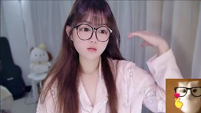 YUANYUAN-A online show from March 2026 12:43:01 PM