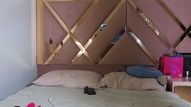 Sophia moo  online show from March 2026 06:40:01 AM