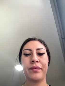 Isabellaa Palacios online show from April 2026 03:23:01 PM