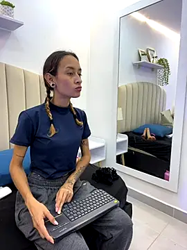 SunshineLizzy online show from November 2025 01:23:02 PM