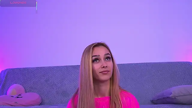 AmyKent  online show from April 2026 07:58:02 PM