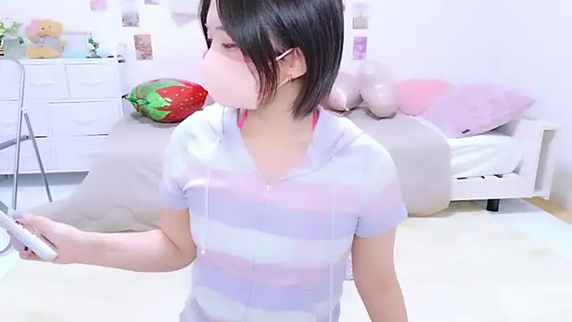 Hinata Sun online show from April 2026 08:39:01 PM