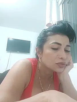 mia mancinii online show from December 2025 12:05:01 AM