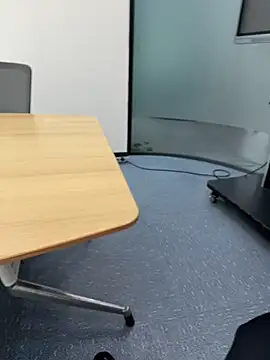 Snapshot of miniyellower chatting on December 2025 06:44:01 AM miniyellower online show from December 2025 06:44:01 AM