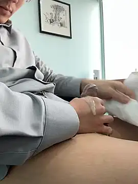 Snapshot of miniyellower chatting on February 2026 07:34:02 AM miniyellower online show from February 2026 07:34:02 AM