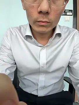 Snapshot of miniyellower chatting on March 2026 08:07:01 AM miniyellower online show from March 2026 08:07:01 AM