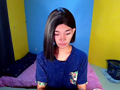 Petite HugeCock online show from April 2026 10:57:01 AM