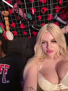 Steffi Snowbunny online show from April 2026 08:44:01 PM