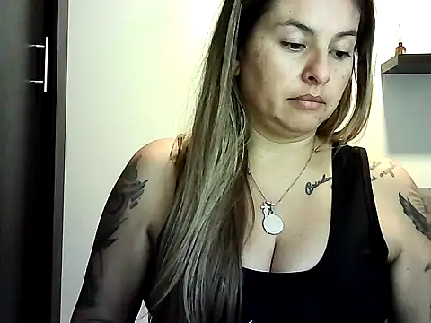 Valery  Rouse  online show from June 2026 09:43:02 PM