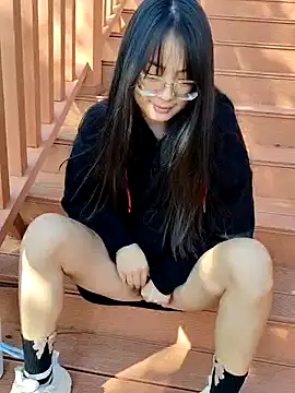 shaoshao-7758 online show from November 2025 04:01:01 AM