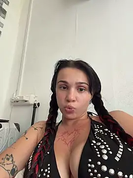 Snapshot of VendiMur chatting on June 2026 01:05:02 AM VendiMur online show from June 2026 01:05:02 AM