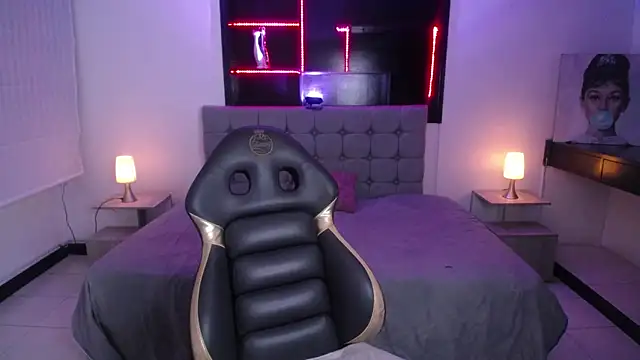  Mia Evans 1 online show from April 2026 02:23:01 PM