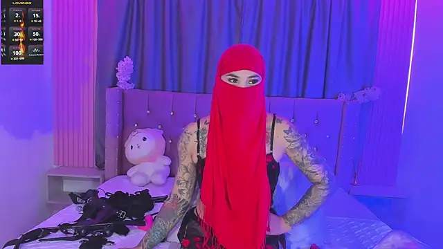 Snapshot of Nayla-Mouna chatting on June 2026 07:35:02 PM Nayla-Mouna online show from June 2026 07:35:02 PM
