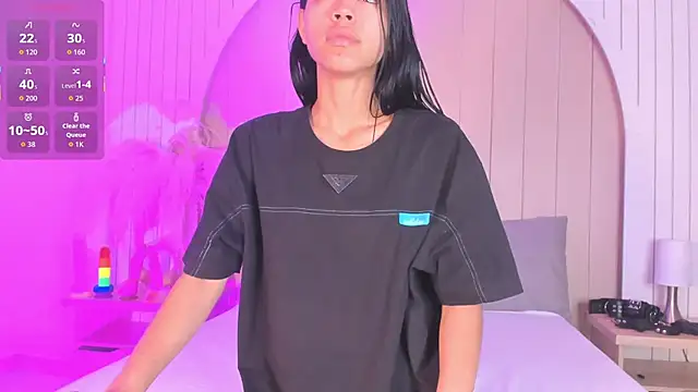 ALICESANDOVAL online show from April 2026 11:22:02 AM