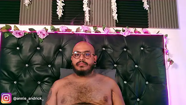  leda swan  online show from March 2026 01:15:01 PM