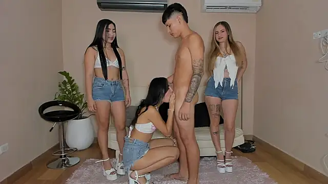 Goodlatin girls online show from September 2025 01:07:02 AM