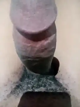 Snapshot of CARAMELSD chatting on October 2025 11:52:02 PM CARAMELSD online show from October 2025 11:52:02 PM