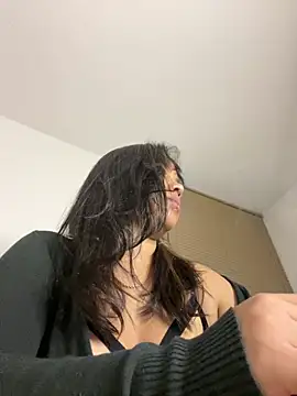 P A U L I N A  online show from April 2026 03:09:02 AM