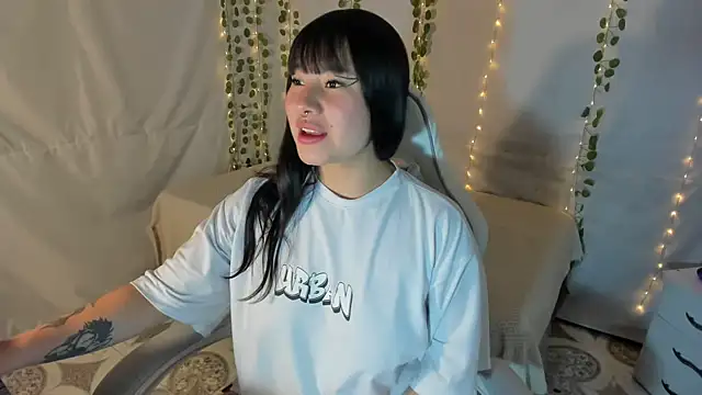 Zulema R1 online show from November 2025 03:08:02 AM