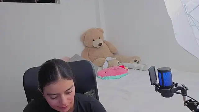 valerihouse online show from April 2026 01:50:01 AM