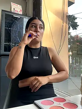 Scarlett 12 online show from September 2025 12:05:01 PM