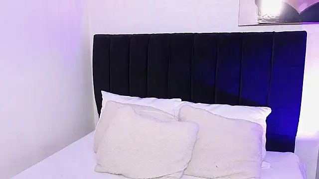 antonellariva  online show from March 2026 07:53:01 PM