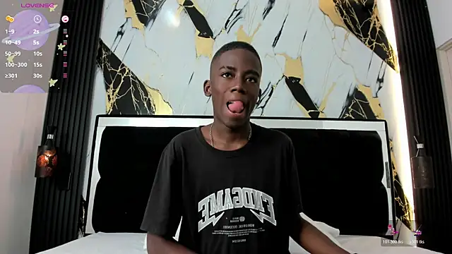 Snapshot of Alan_blacke chatting on November 2025 07:49:02 PM Alan blacke online show from November 2025 07:49:02 PM