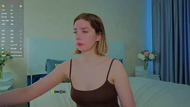 Snapshot of _sophielov chatting on April 2026 06:20:01 AM sophielov online show from April 2026 06:20:01 AM