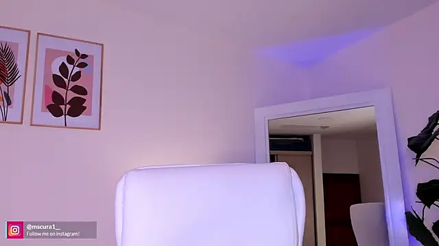 Snapshot of miss_curazao chatting on June 2026 12:40:02 PM miss curazao online show from June 2026 12:40:02 PM