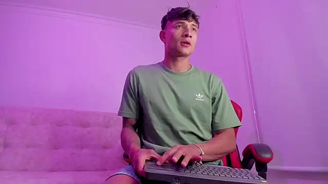 DavisFirb online show from April 2026 02:09:01 AM