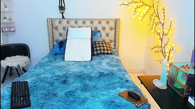 LenaStylesOA online show from September 2025 02:02:01 AM