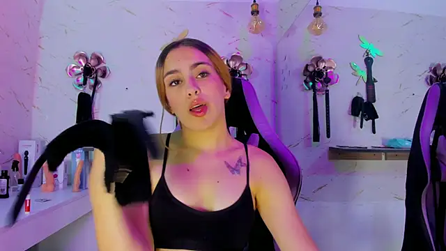 Natasha-Adams online show from April 2026 09:20:02 PM