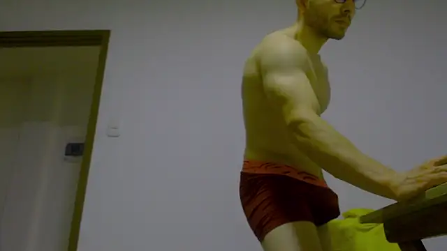 Rocky Muscle online show from April 2026 10:37:01 PM