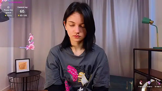 PamilaGrassle online show from October 2025 03:04:01 AM