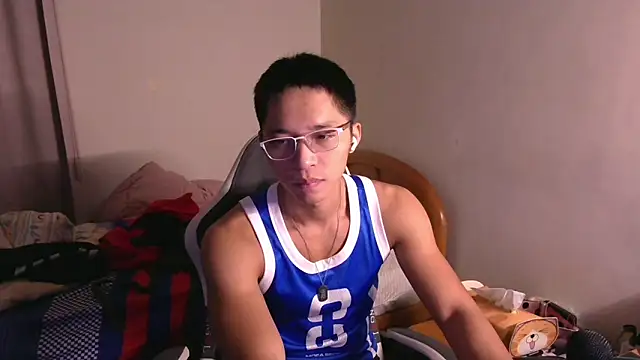 iron0401 online show from March 2026 07:00:02 PM