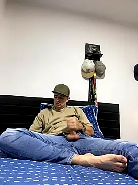 Jaguer2213 online show from November 2025 04:25:01 AM