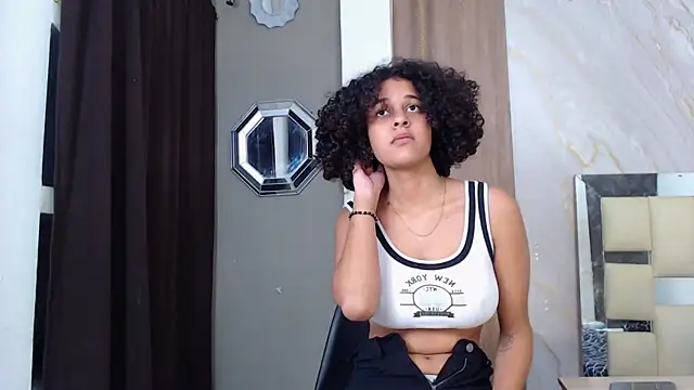 miss leidy  online show from April 2026 06:19:01 AM