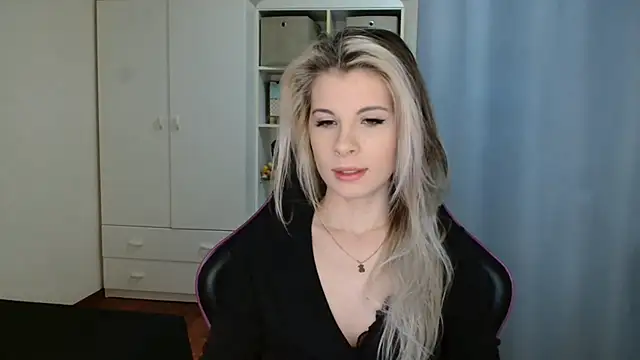 KristineGlow online show from March 2026 07:11:02 AM