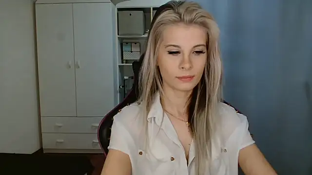 KristineGlow online show from March 2026 06:25:01 AM