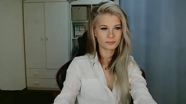 KristineGlow online show from April 2026 06:14:01 AM