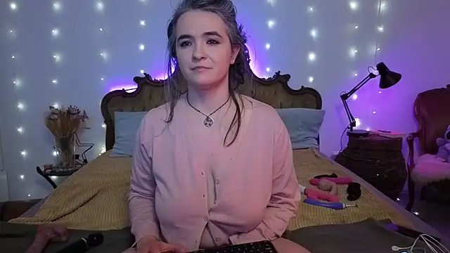 SilkenSin online show from March 2026 09:18:01 PM