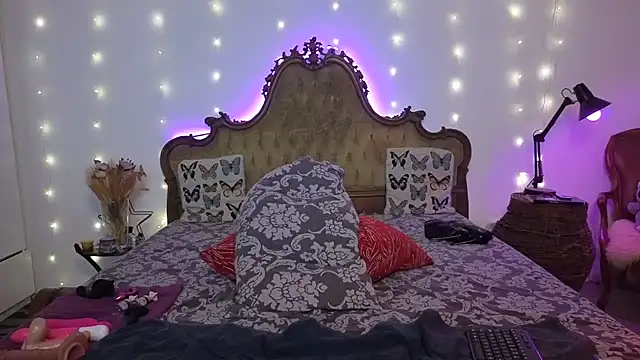 SilkenSin online show from April 2026 07:44:01 PM