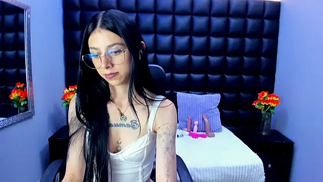 Snapshot of Dulce_Miaa_ chatting on June 2026 06:09:01 PM Dulce Miaa online show from June 2026 06:09:01 PM