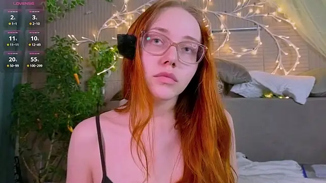 Snapshot of PollyVinice chatting on July 2026 06:03:01 PM PollyVinice online show from July 2026 06:03:01 PM