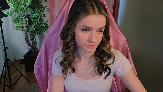 E l i z e  online show from April 2026 05:19:01 AM